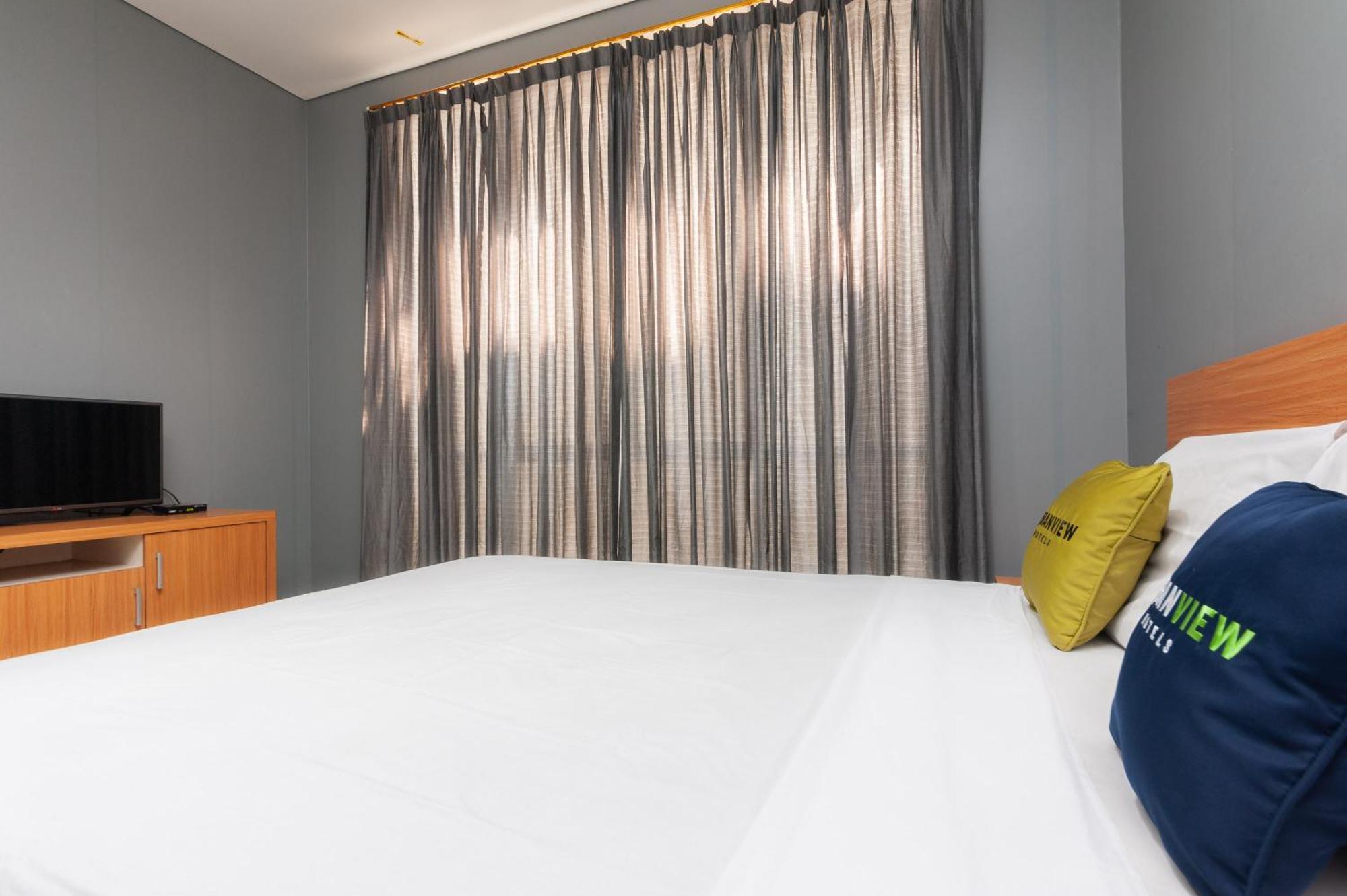 Reddoorz Plus Near Kelapa Dua Kebon Jeruk Джакарта Экстерьер фото